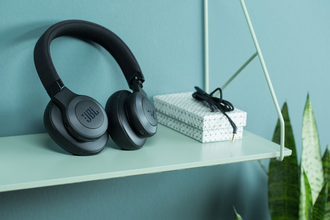 JBL E65BTNC JBL E65BTNC