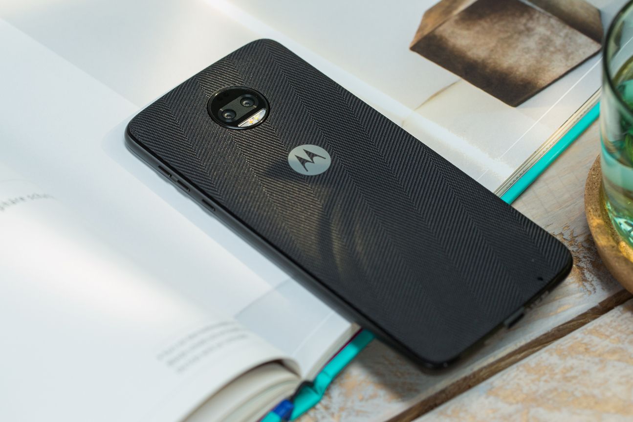 Moto Z2 Force