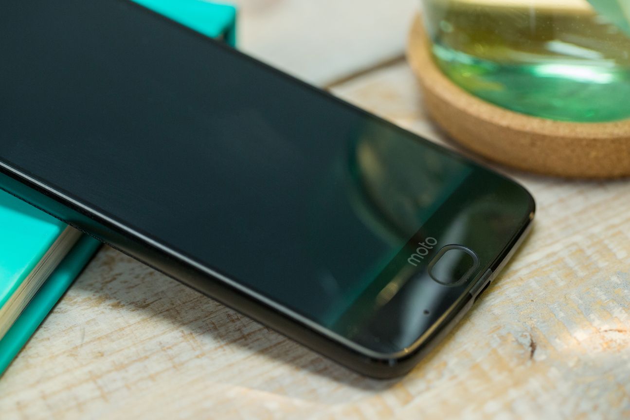 Moto Z2 Force Moto Z2 Force