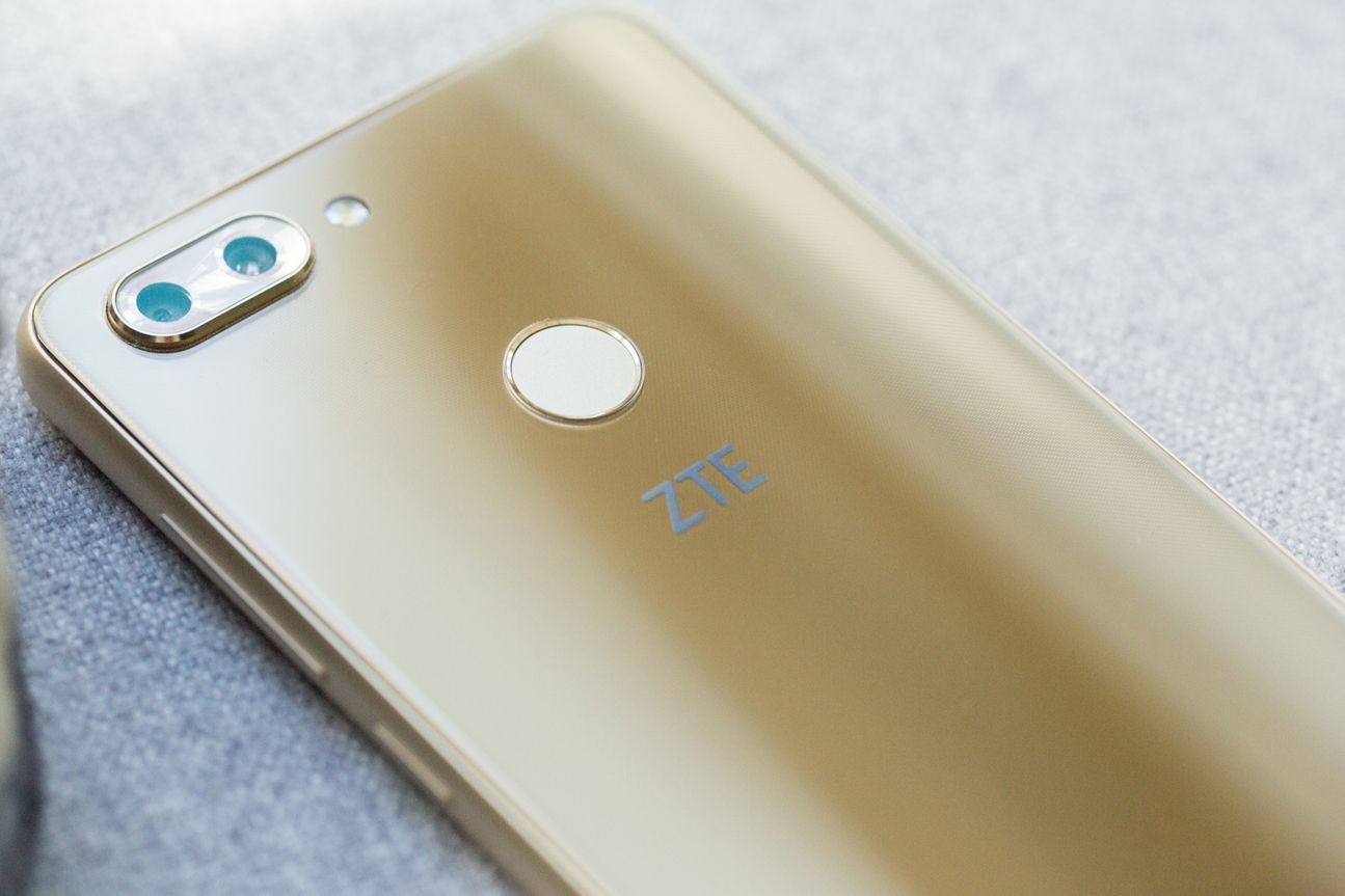 ZTE Blade V9