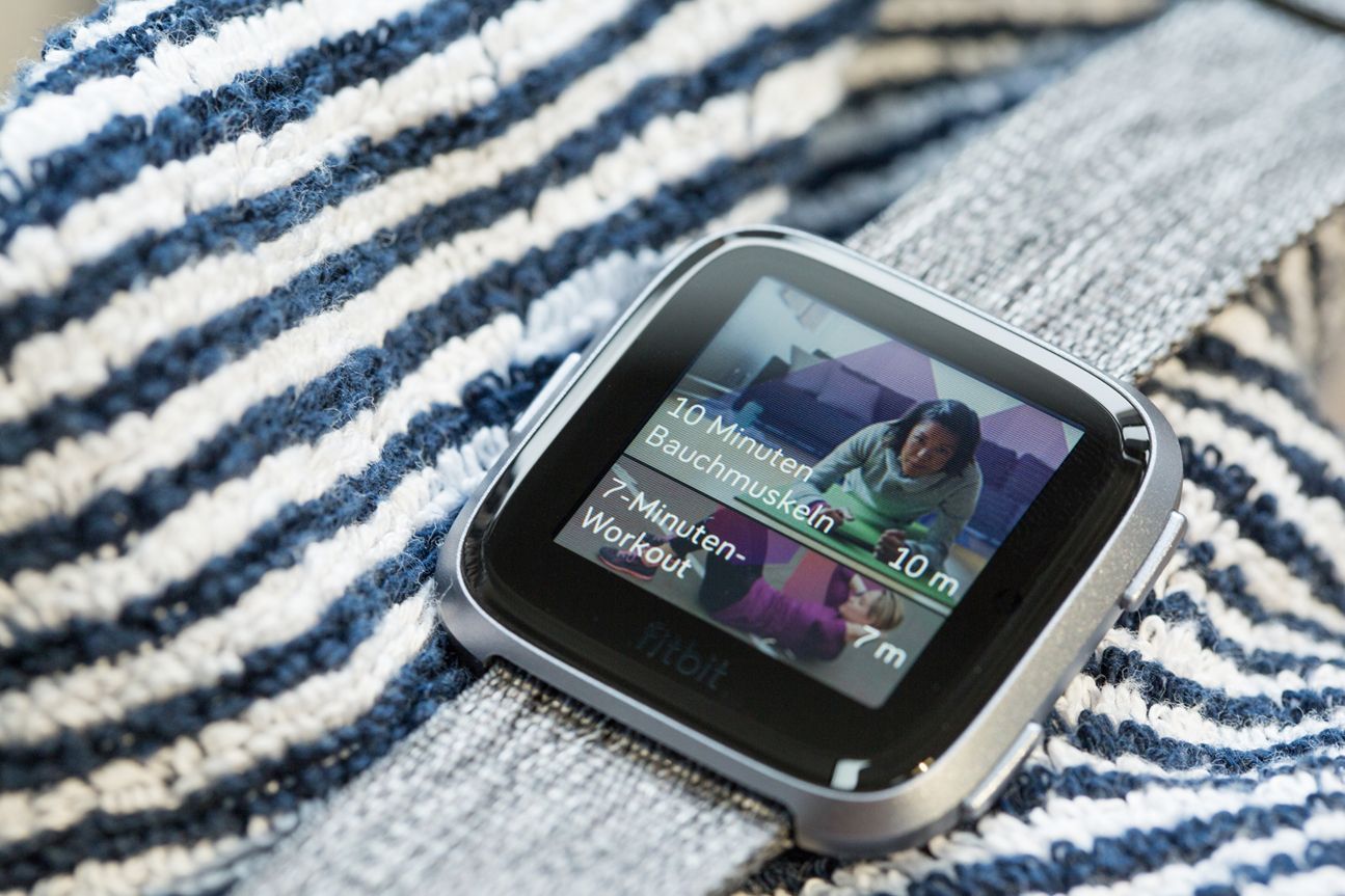Der Fitbit Coach mit angeleiteten Übungen.