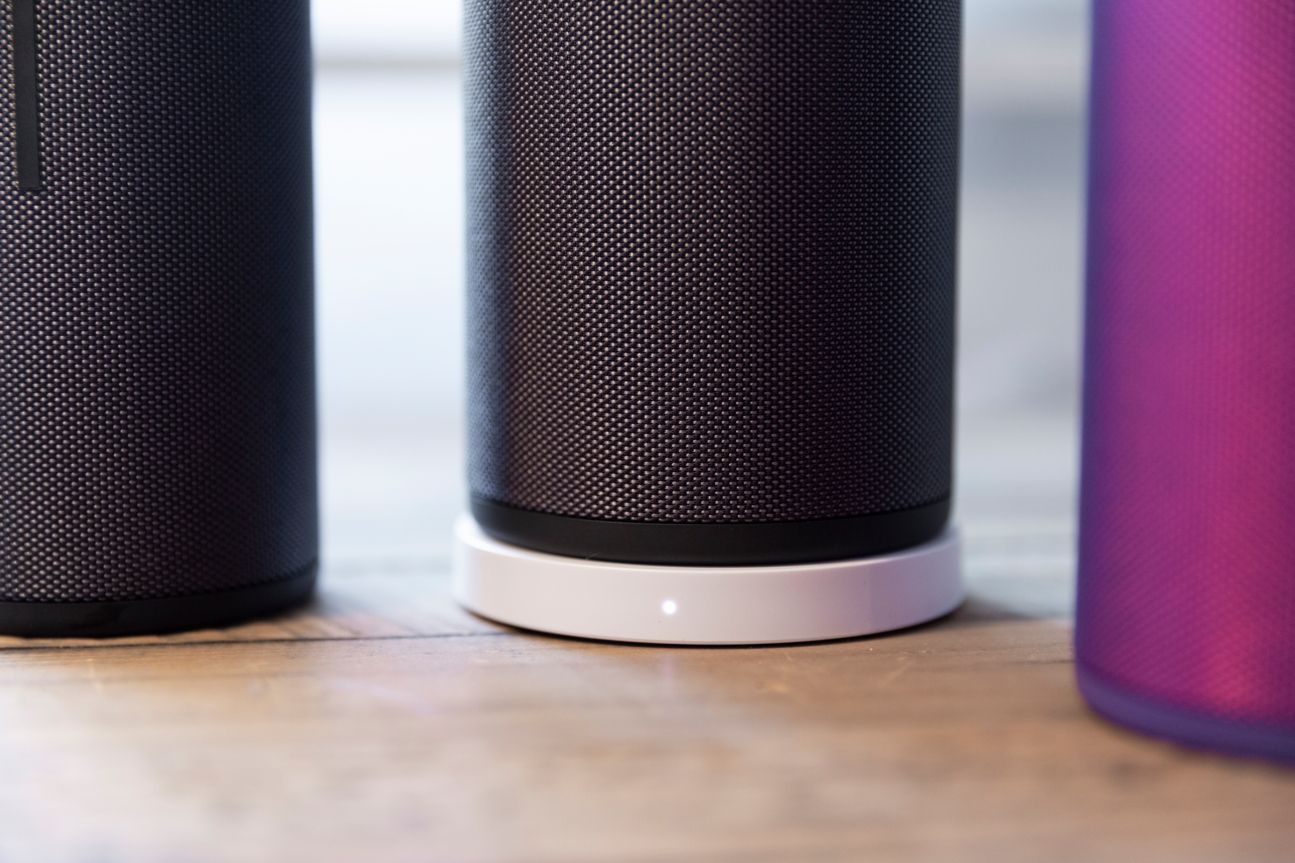 UE Boom 3, Megaboom 3, Schnellladestation UE Boom 3 auf Ladetstation
