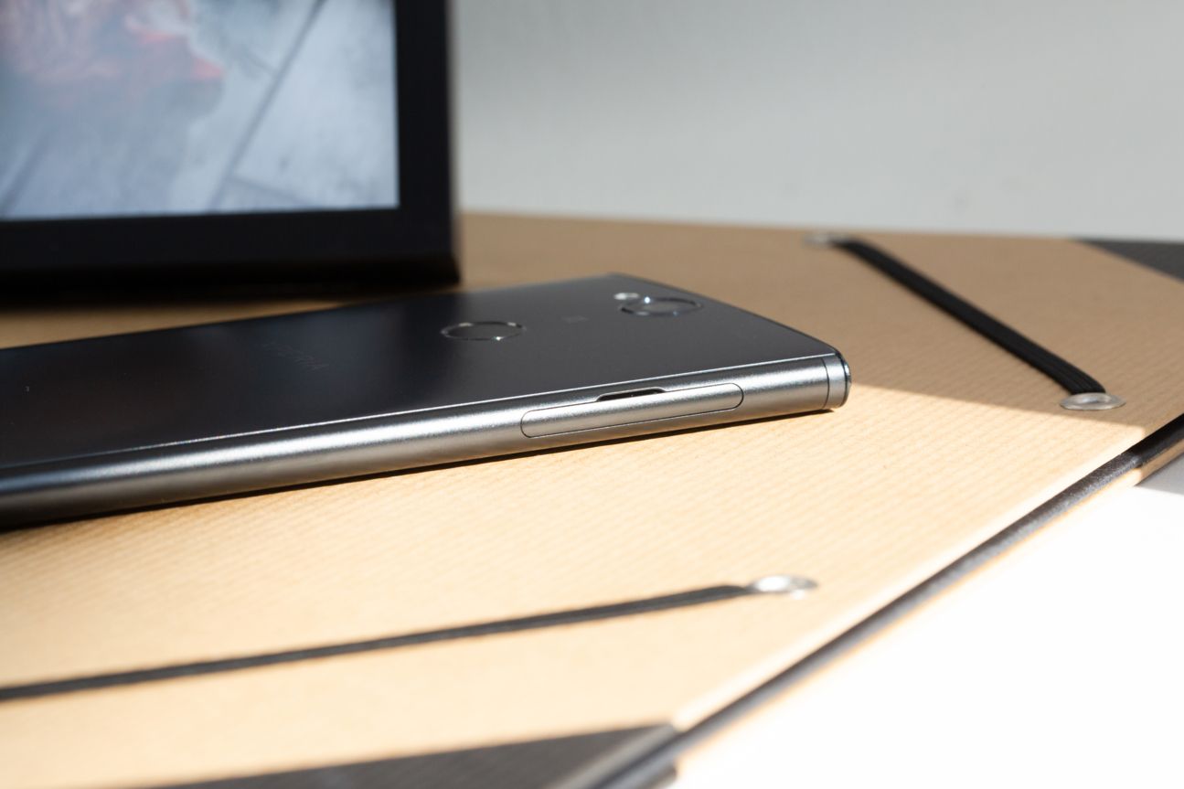 Sony Xperia XA2 Plus Sony Xperia XA2 Plus Seitenansicht