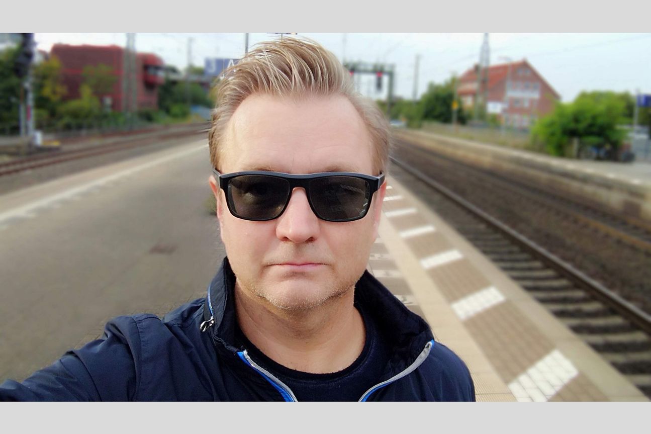 Sony Xperia XA2 Plus Kamerabild Sony Xperia XA2 Plus -Selfie ohne Effekte