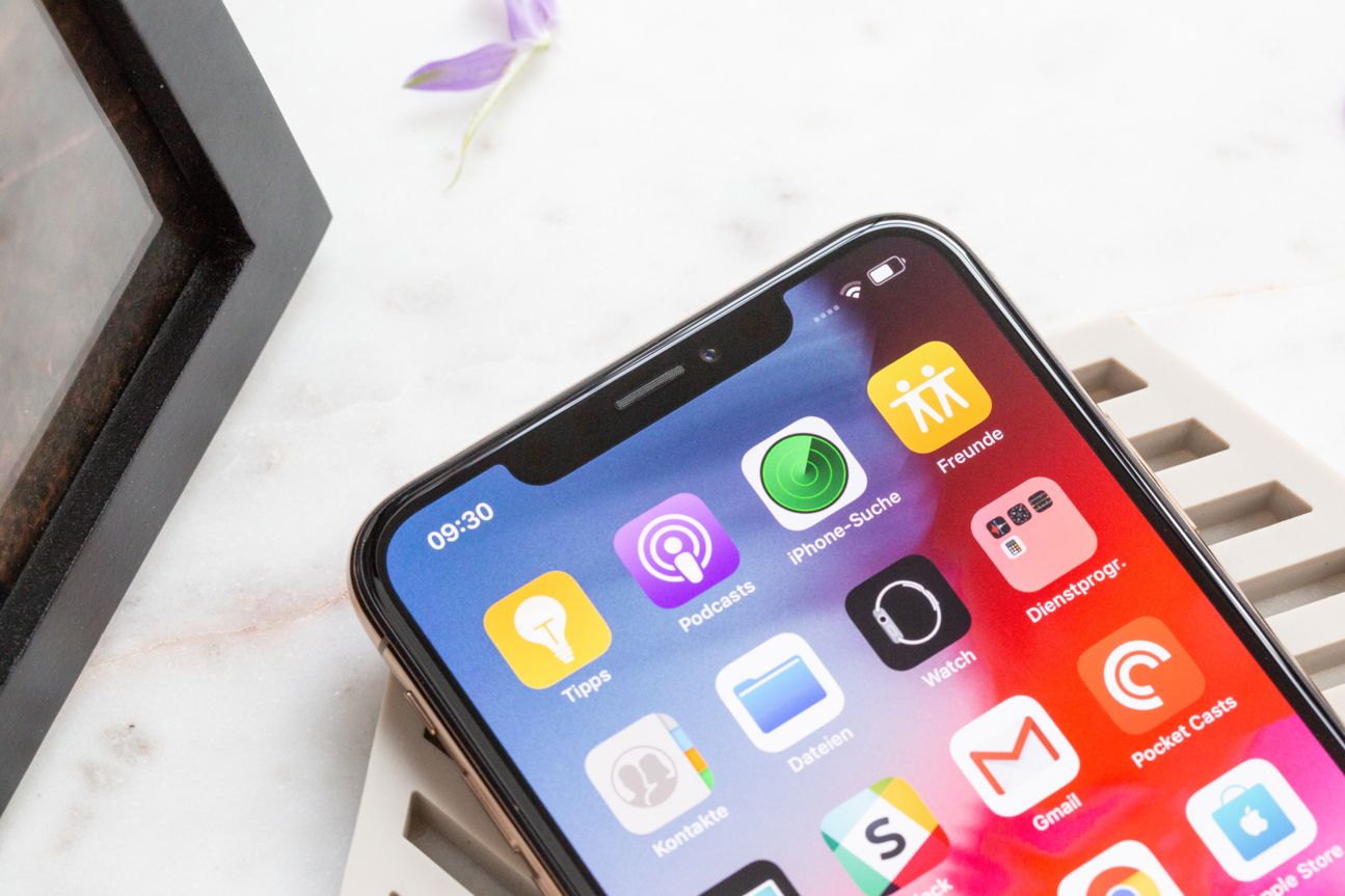 Apple iPhone Xs Max Die obere Hälfte des iPhone Xs Max in der Nahaufnahme.