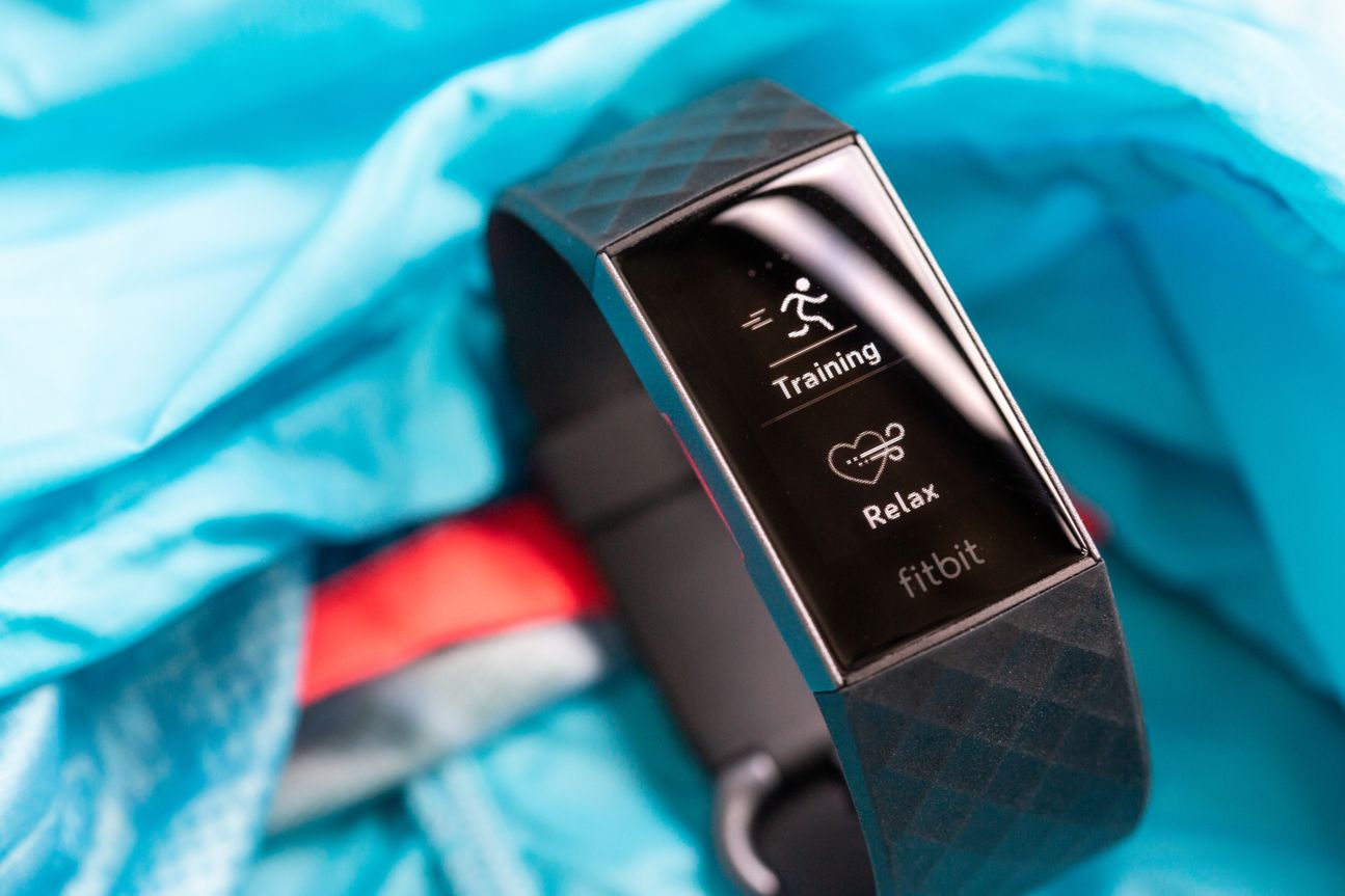 Fitbit Charge 3 Das Fitbit Charge 3 in schwarz