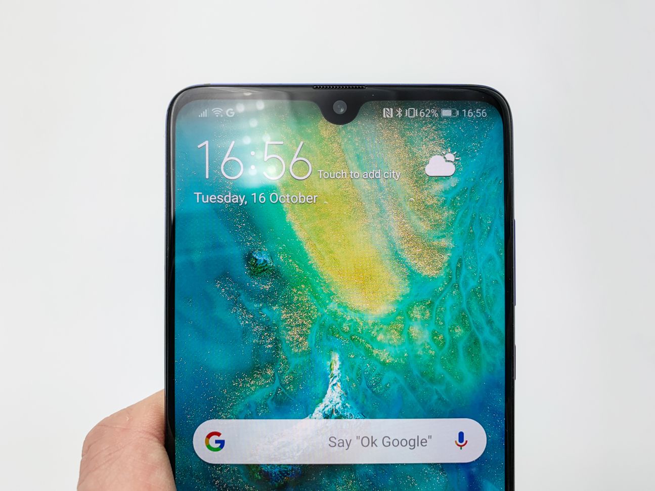 tropfenförmige Aussparung oben mittig im Display des Huawei Mate 20