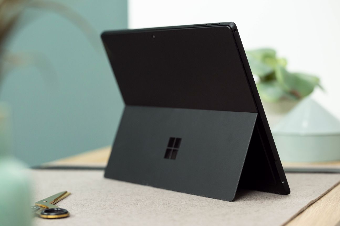 Microsoft Surface Pro 6 Standfuß des Microsoft Surface Pro 6