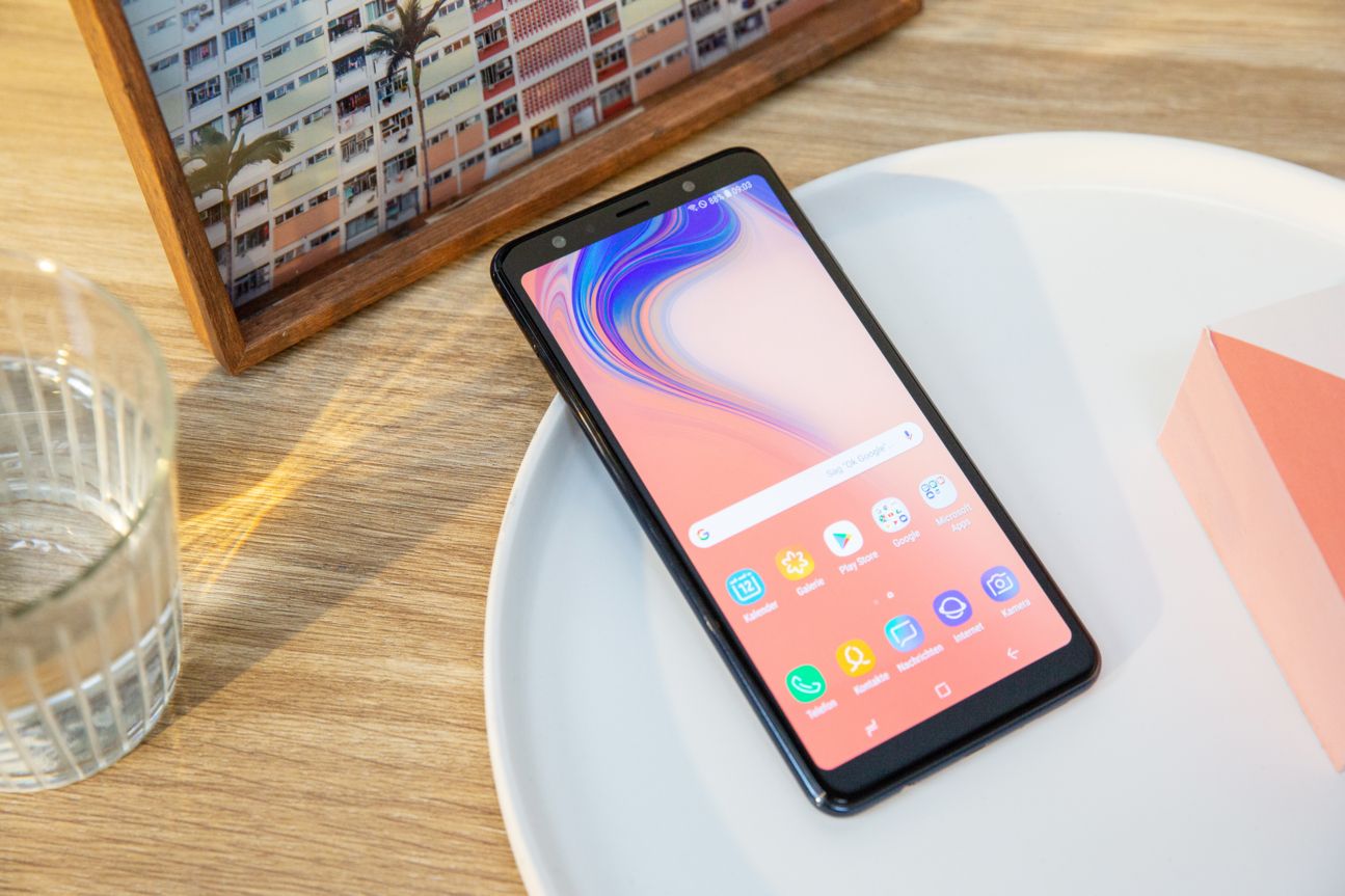 Samsung Galaxy A7 (2018) Display Samsung Galaxy A7 (2018)