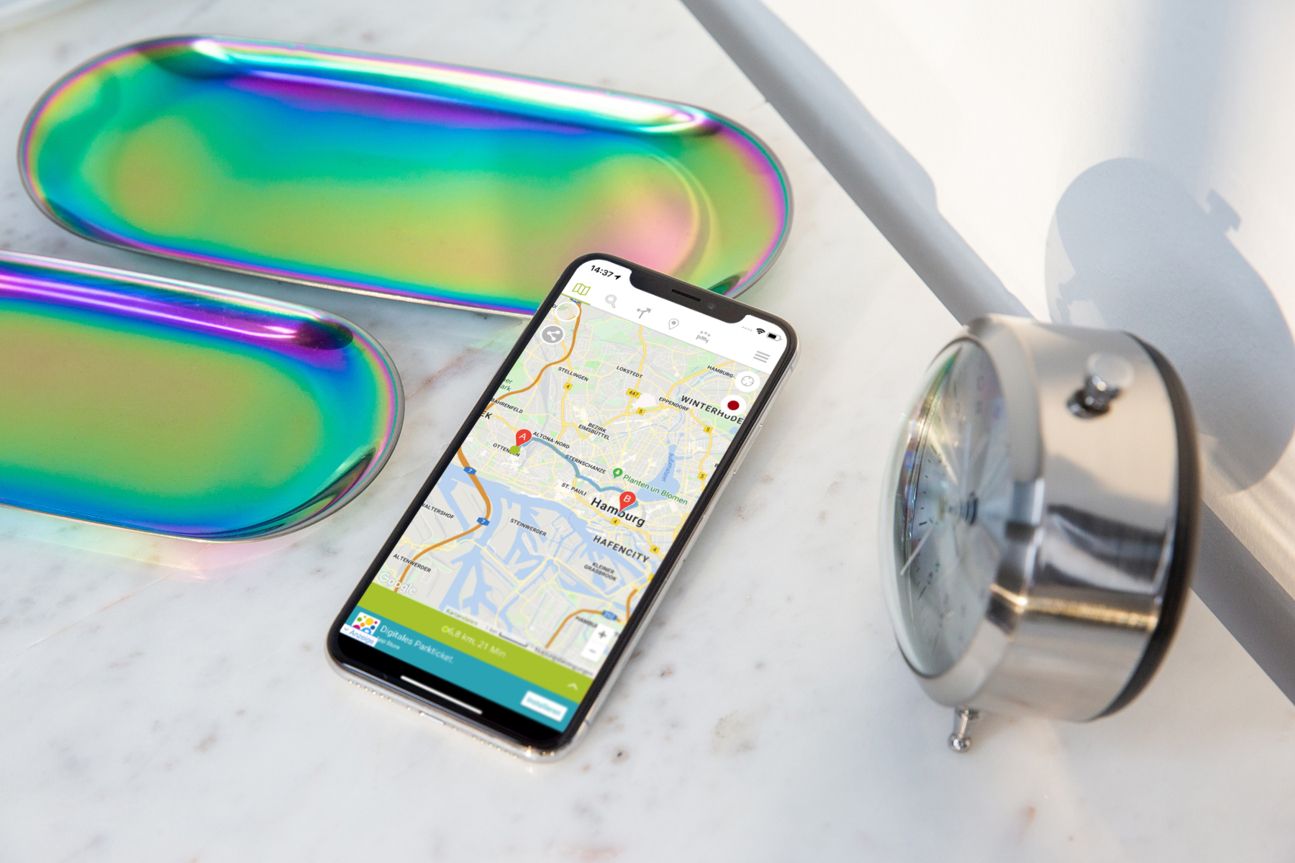 Falk Maps mit Werbung am unteren Rand.