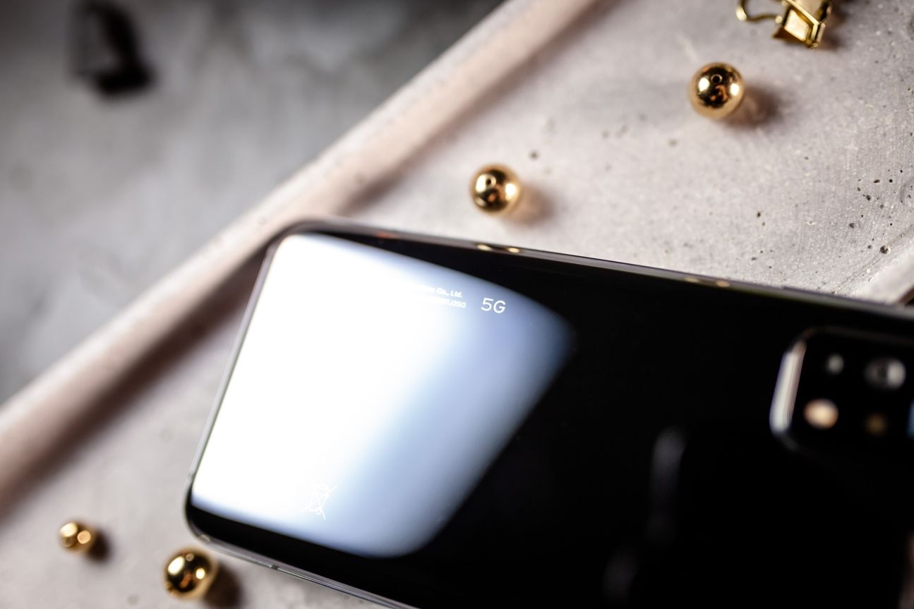 Xiaomi Mi 10T Pro 5G CURVED Fotos 003 Rückseite des Xiaomi Mi 10T Pro mit "5G"-Schriftzug