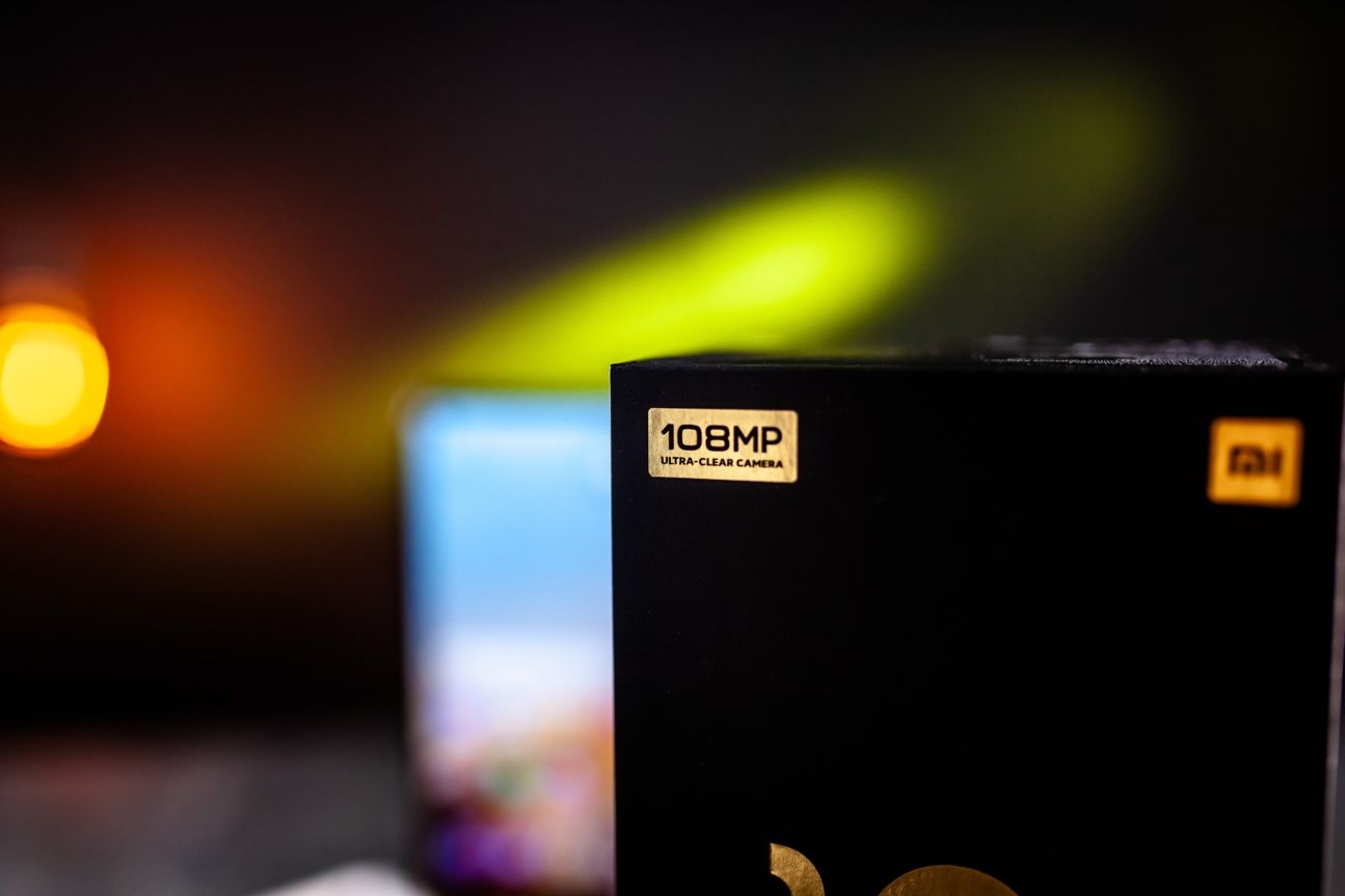 Xiaomi Mi 10T Pro 5G CURVED Fotos 020 Verpackung des Xiaomi Mi 10T Pro mit 108-MP-Hinweis