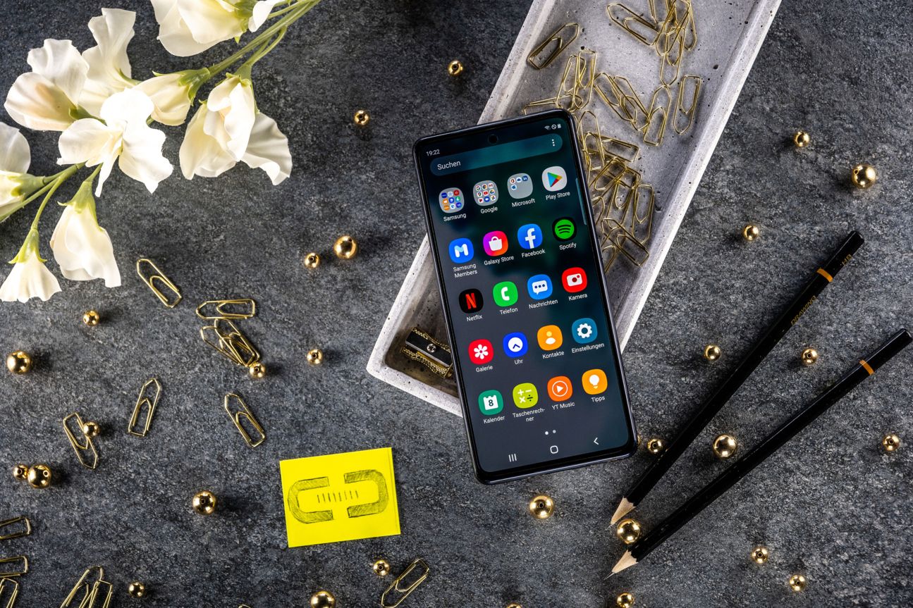 Galaxy S20 Fe Front Galaxy S20 FE