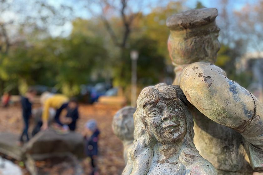 IPhone 12 Bokeh Statue 1 IPhone 12 Bokeh Statue 1