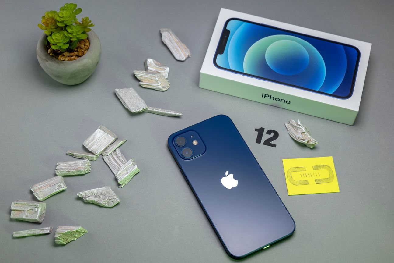 Das iPhone 12 ist schön anzusehen und hervorragend verarbeitet