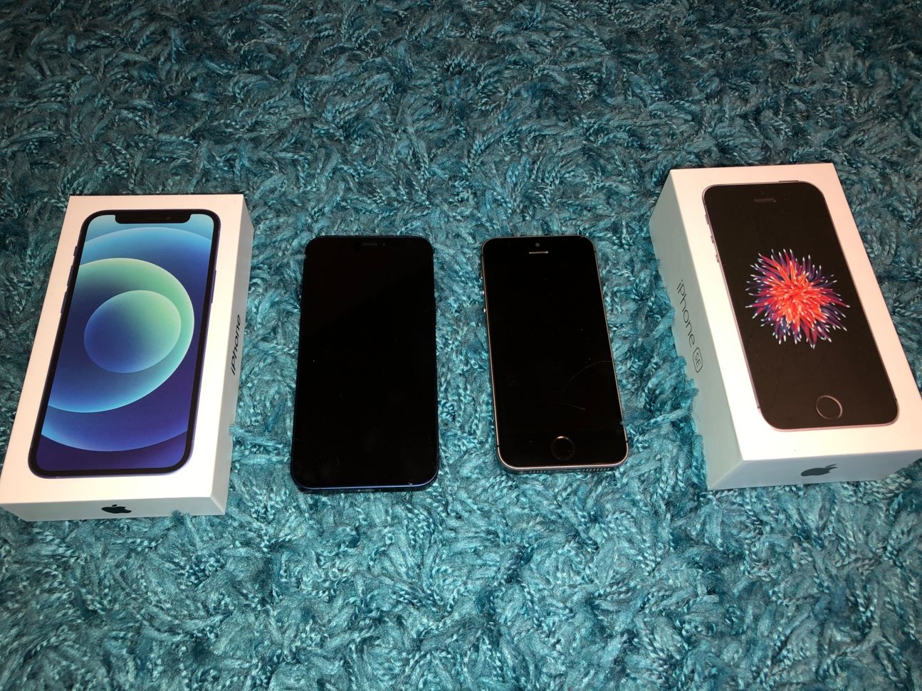 iPhone 12 mini vs iPhone SE 1 iPhone 12 mini vs iPhone SE 1