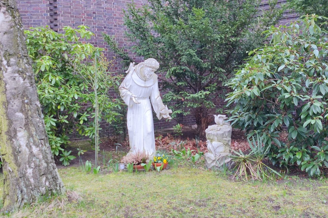 xiaomi-mi-11-statue1 Xiaomi Mi 11