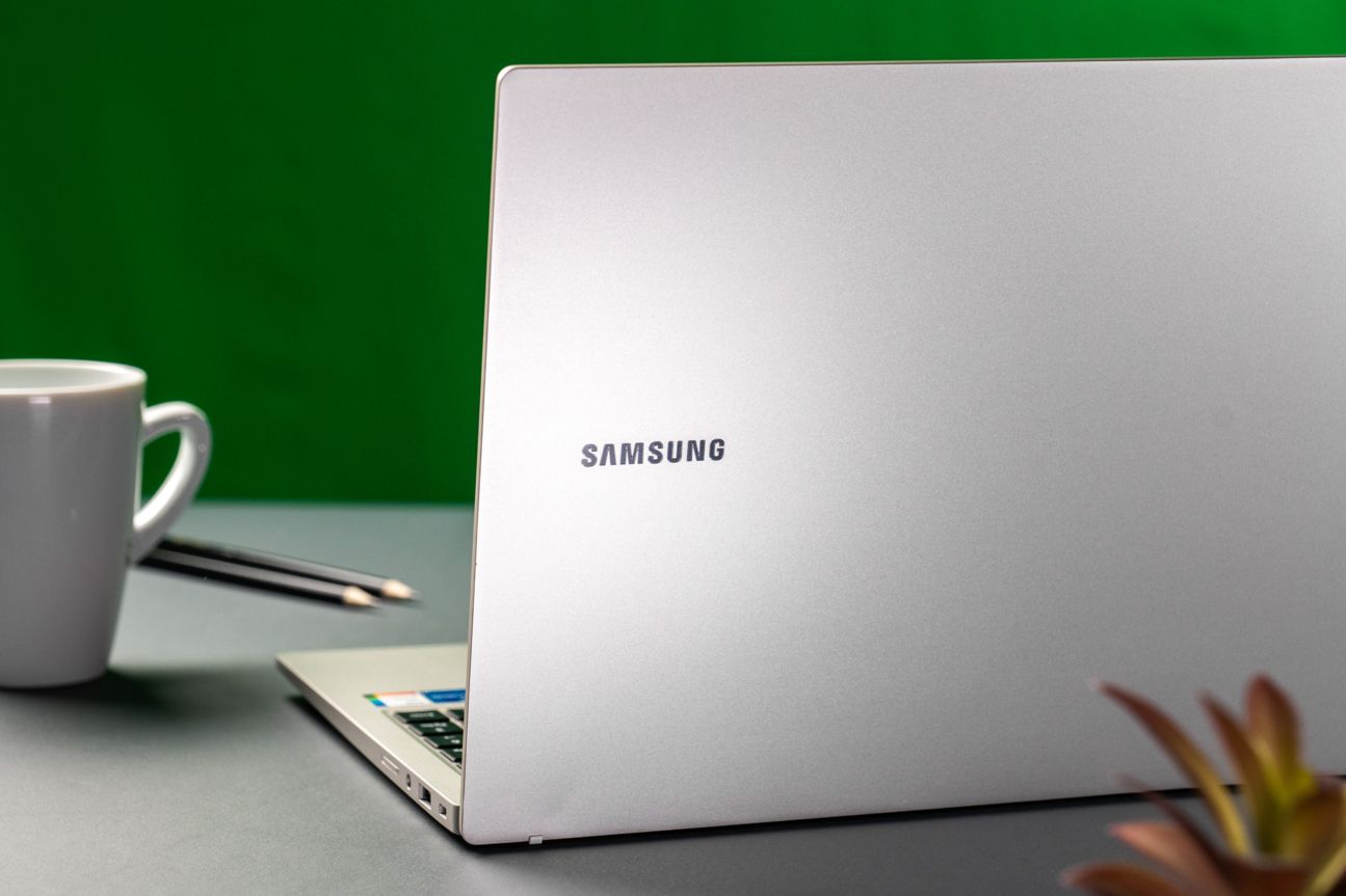 Samsung Galaxy Book LTE Samsung Galaxy Book LTE