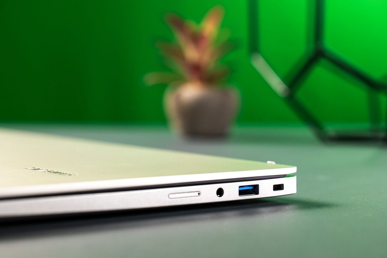 Samsung Galaxy Book LTE Samsung Galaxy Book LTE