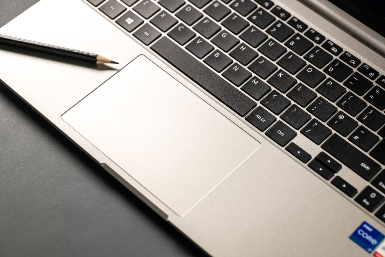 Samsung Galaxy Book LTE Samsung Galaxy Book LTE