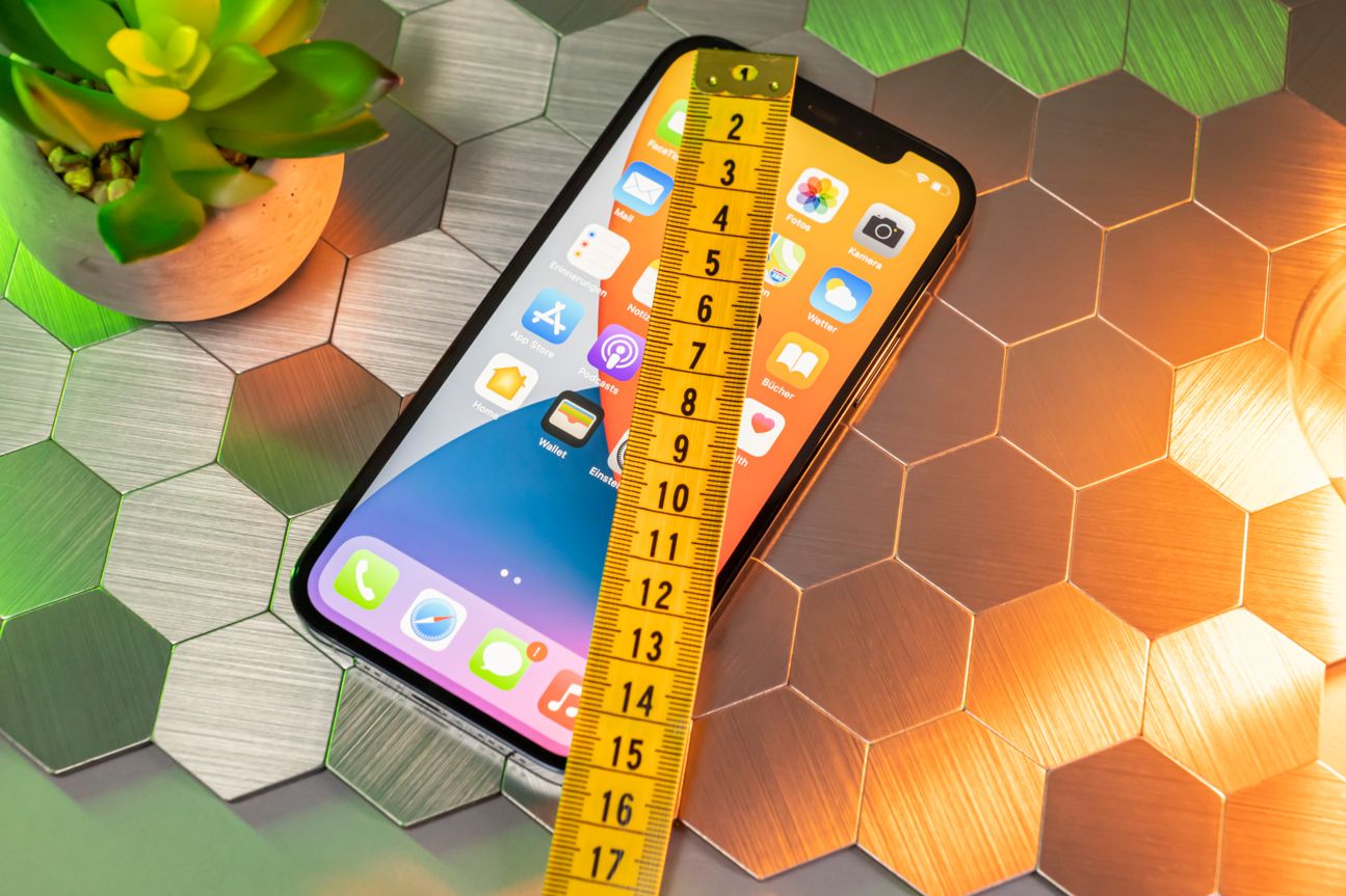 iphone-12-pro-diagonale iPhone 12 Pro Diagonale