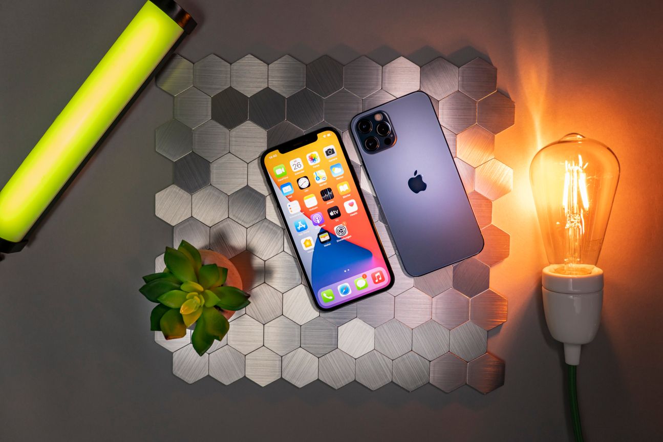 iphone-12-pro-front-back Apple iPhone 12 Pro