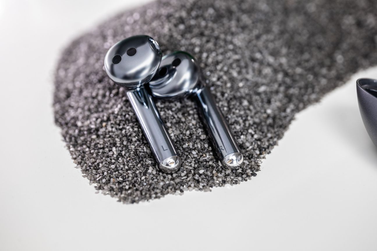 Huawei FreeBuds 4 Test Silber Design Huawei FreeBuds 4 Test Silber Design