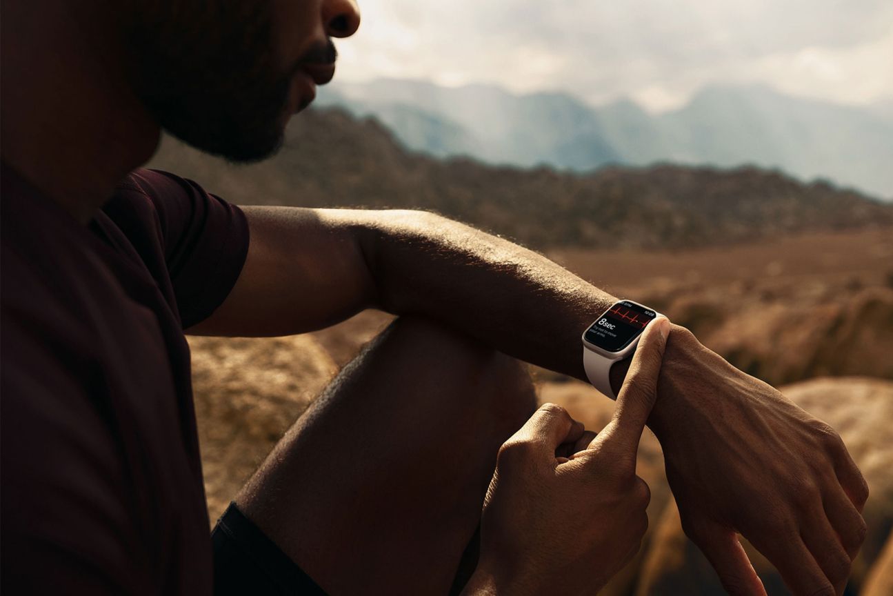 Apple Watch 7 Lifestyle 1 Apple Watch 7 Lifestyle