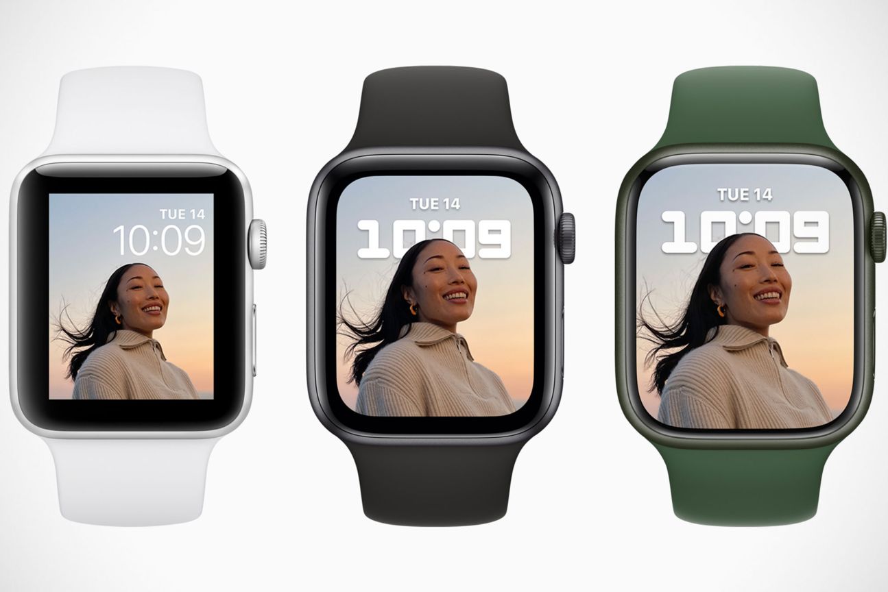 Apple Watch 7 neben SE und Apple Watch 3 Apple Watch 7 neben SE und Apple Watch 3