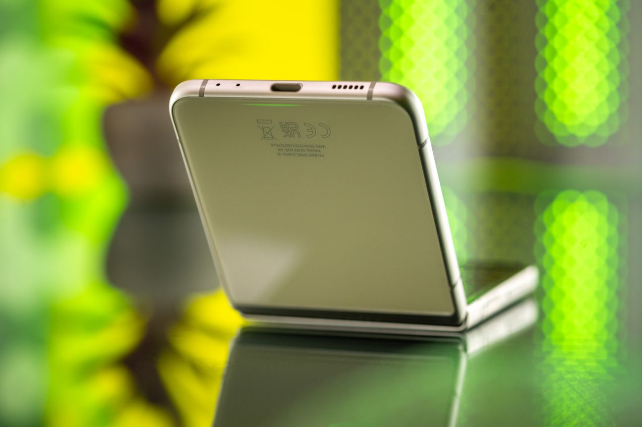 Samsung Galaxy Z Flip 3 5G Test Unterseite Samsung Galaxy Z Flip 3 5G Test Unterseite