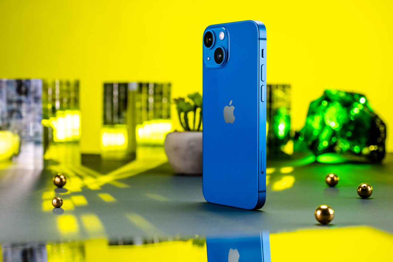 iphone-13-mini-rueckseite iPhone 13 mini: Auch als Outdoor-Handy geeignet