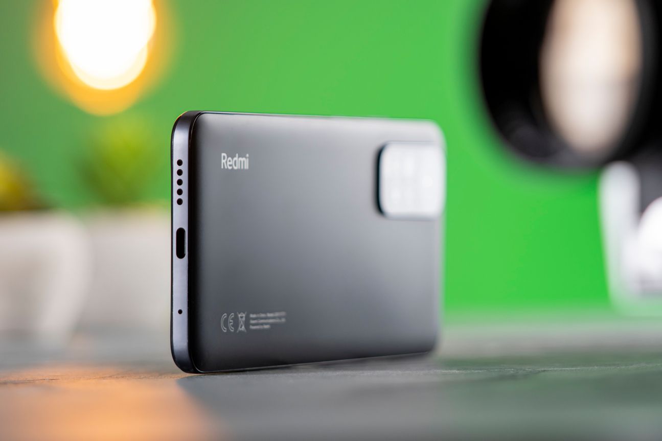 Xiaomi Redmi Note 11 Test Rückseite Horizontal Seitlich USB-C-Anschluss des Xiaomi Redmi Note 11