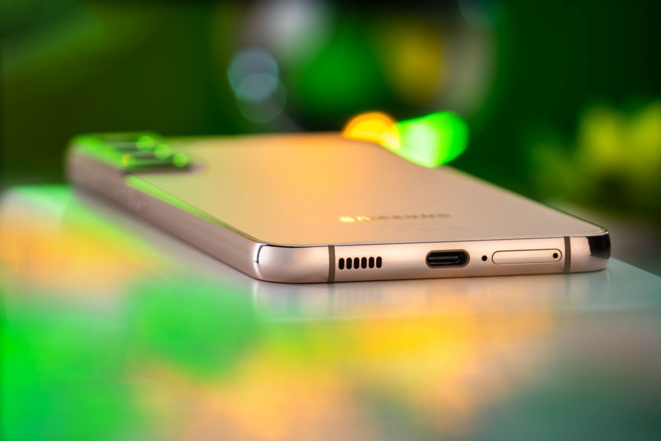 samsung-galaxy-s22-plus-usb-c samsung-galaxy-s22-plus-usb-c