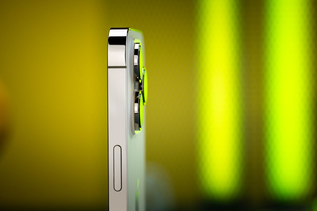 iphone-14-pro-powerbutton iPhone 14 Pro Rahmen