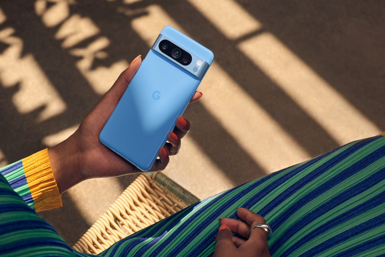 Google Pixel 8 Pro in Bay Google Pixel 8 Pro in Bay