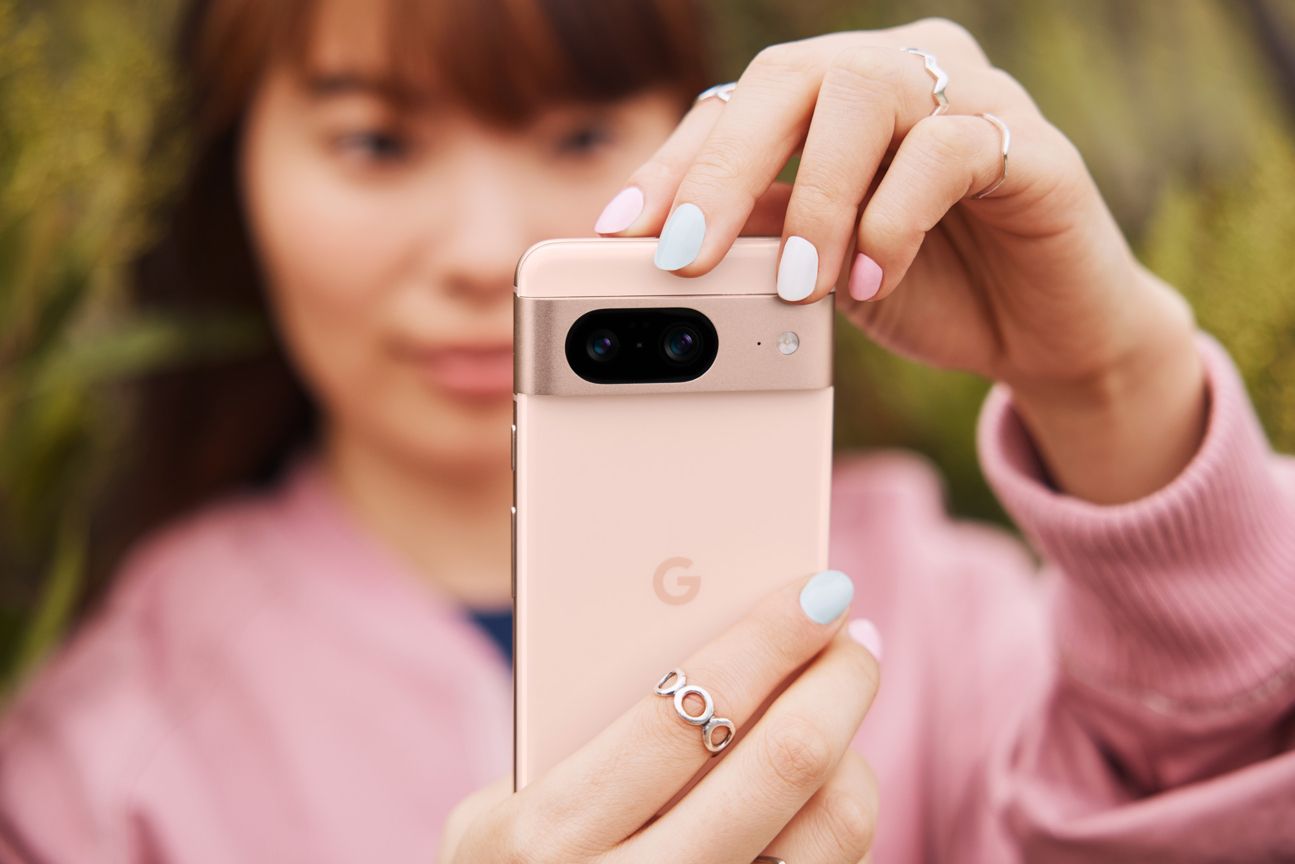 Google Pixel 8 in Rose mit Dual-Kamera Google Pixel 8 in Rose mit Dual-Kamera