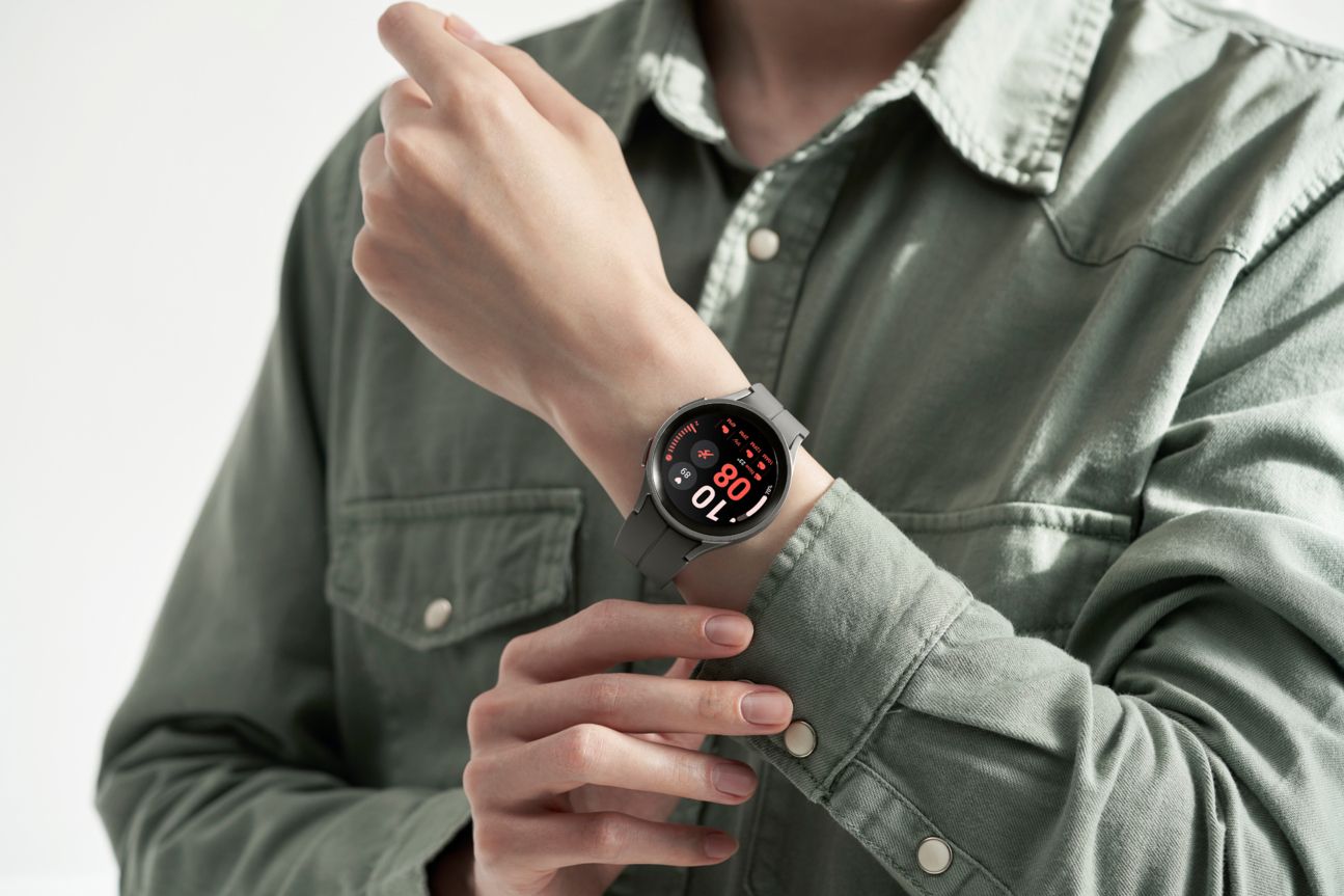 samsung-galaxy-watch-5-pro Galaxy Watch 5 Pro am Handgelenk