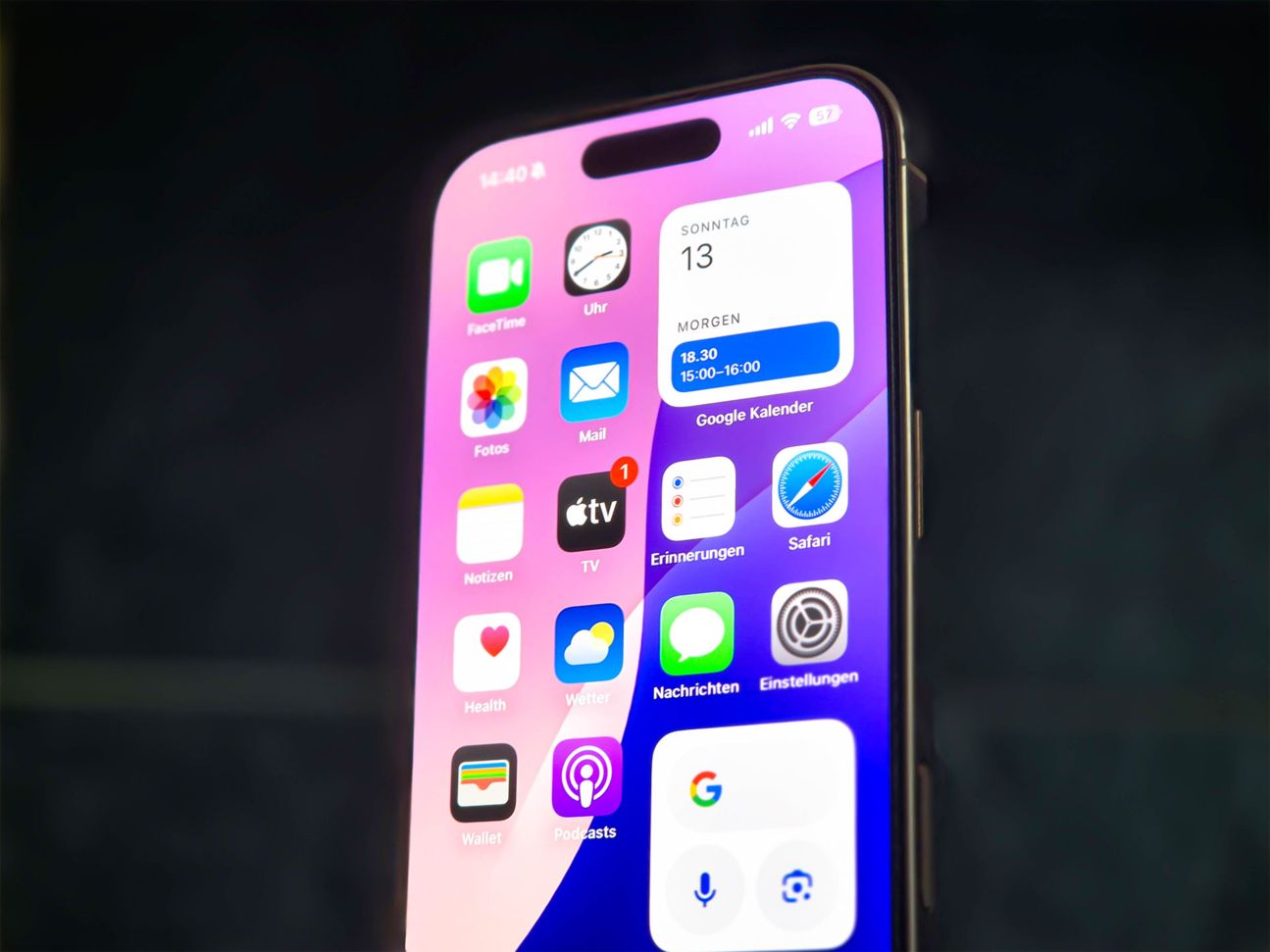 iPhone 16 Pro Display