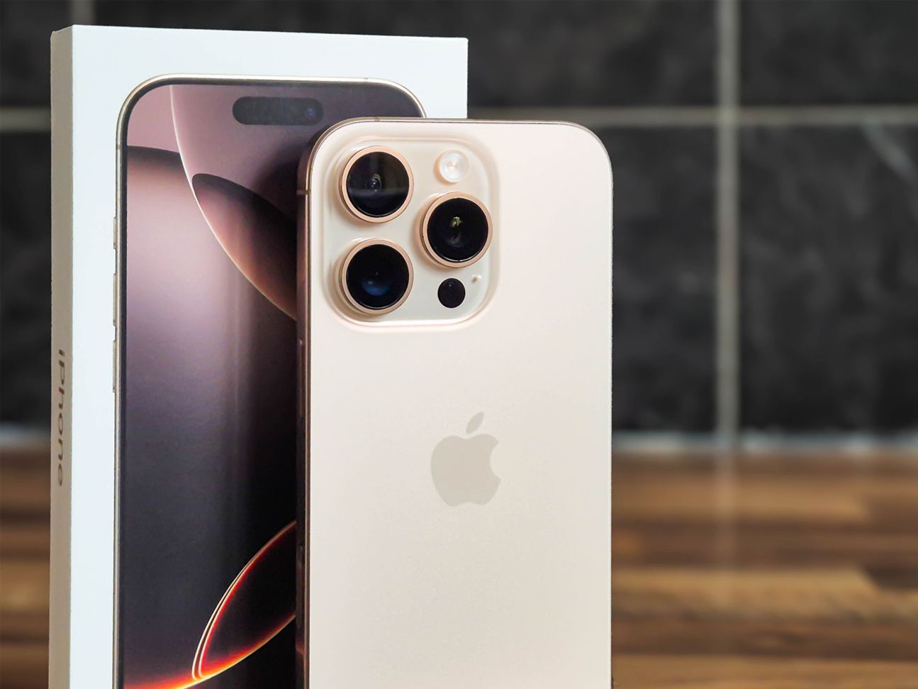 iPhone 16 Pro iPhone 16 Pro