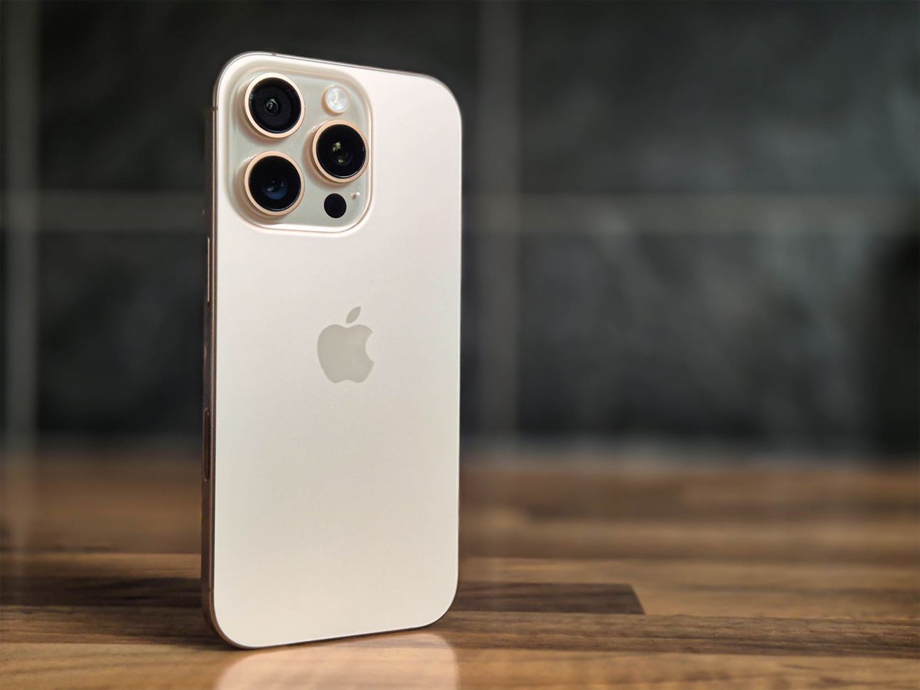 iPhone 16 Pro Kamera Rückseite voll iPhone 16 Pro Kamera Rückseite voll