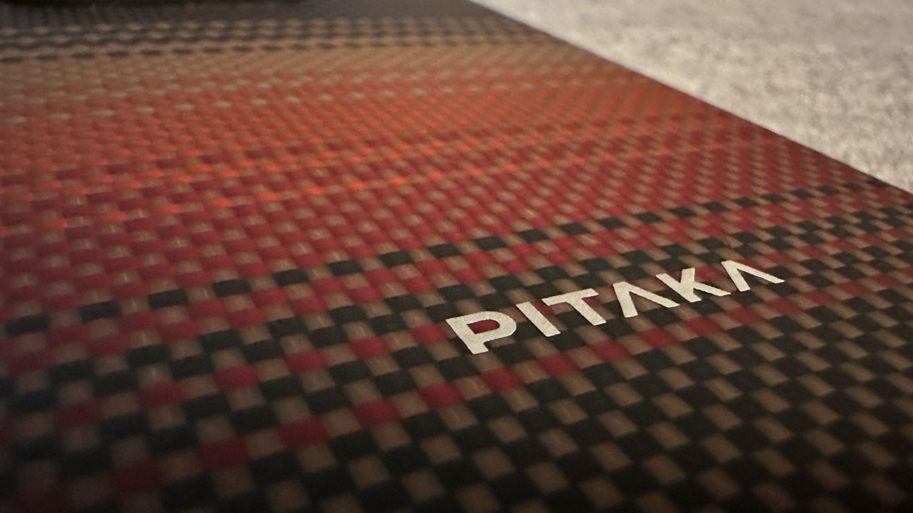 Pitaka MagEZ Case 5