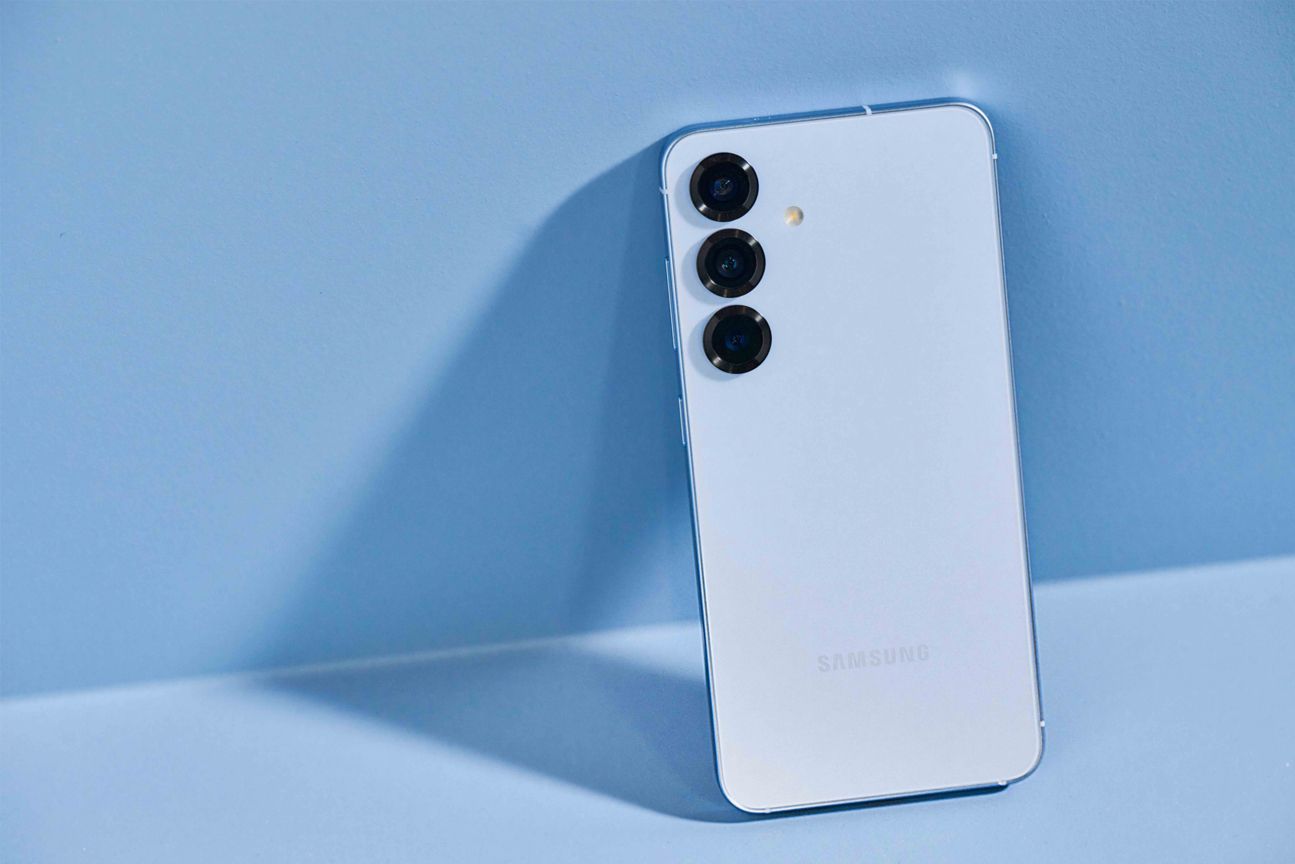 Samsung Galaxy S25 Plus in Icyblue Samsung Galaxy S25 Plus in Icyblue