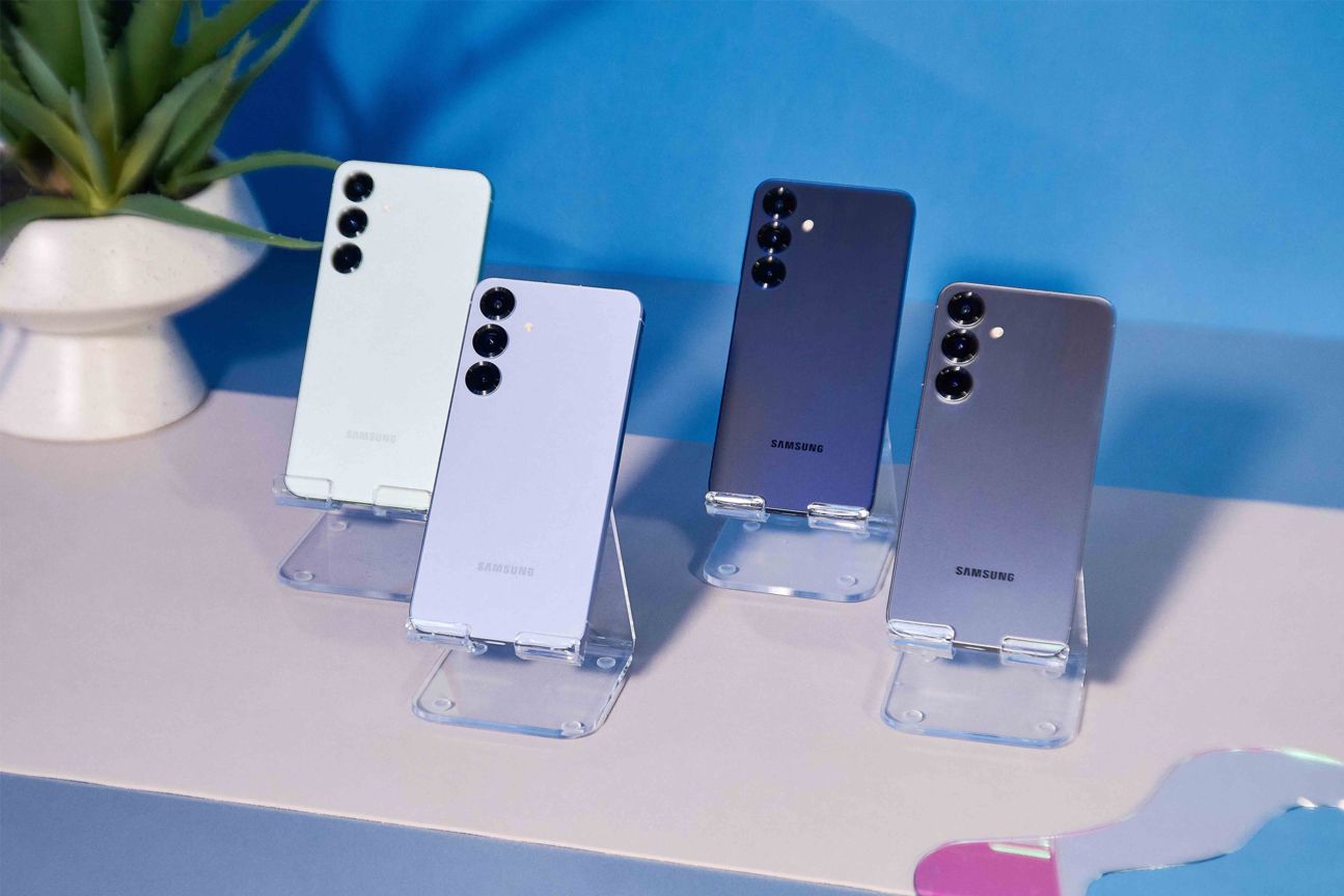 Das Galaxy S25 Plus in den vier Standardfarben Das Galaxy S25 Plus in den vier Standardfarben