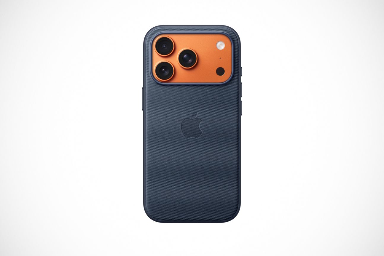 iPhone 17 Pro (Orange) in TechWoven Case (Blau) iPhone 17 Pro (Orange) in TechWoven Case (Blau)