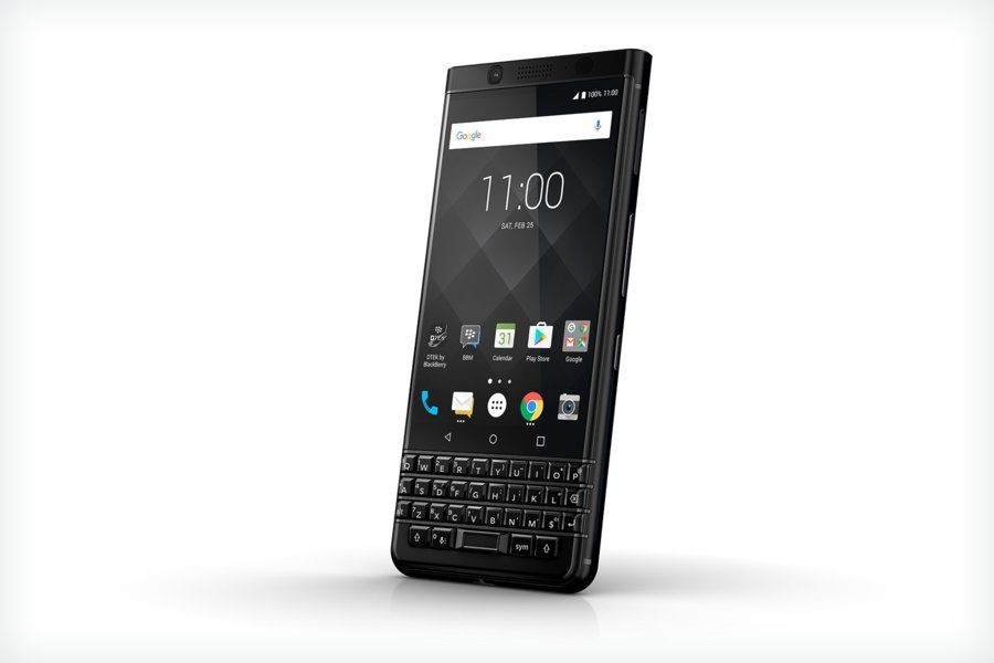 BlackBerry KEYone Black Edition schräg