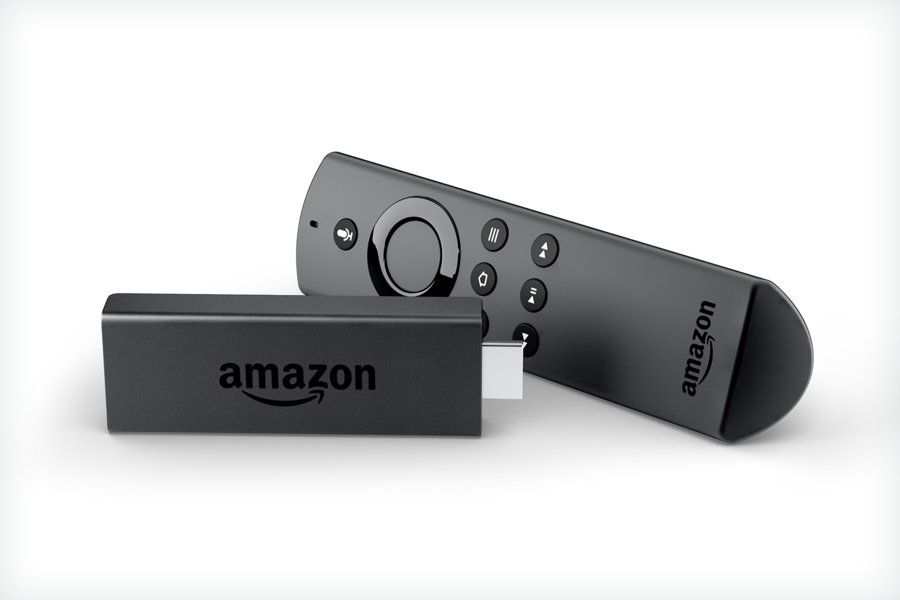 Amazon Fire TV Stick mit Alexa Fernbedienung mit Stick Draufsicht