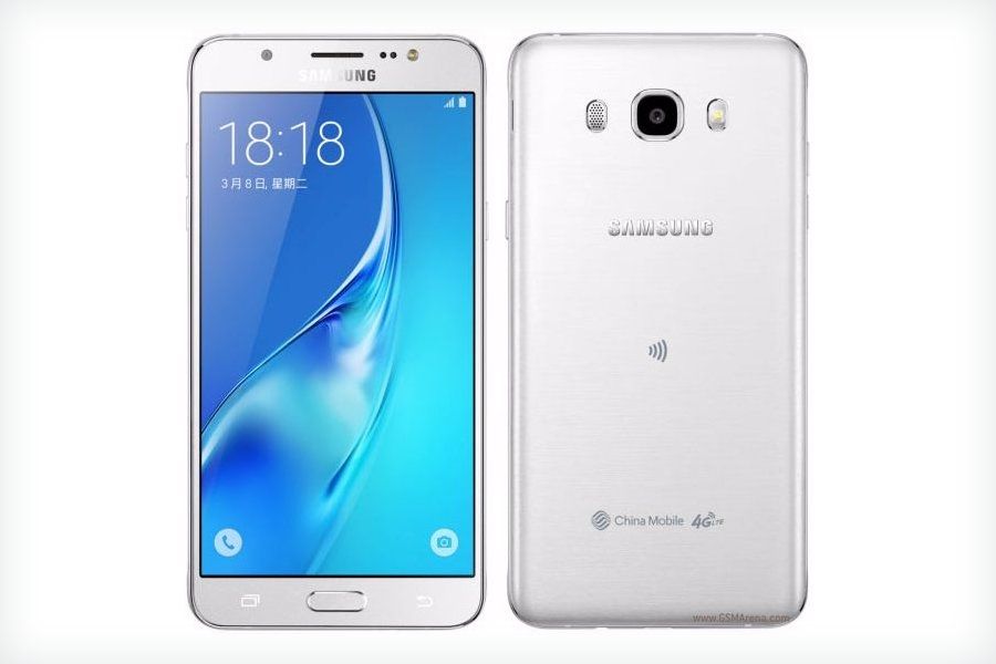 Samsung Galaxy J7 (2016) front and back