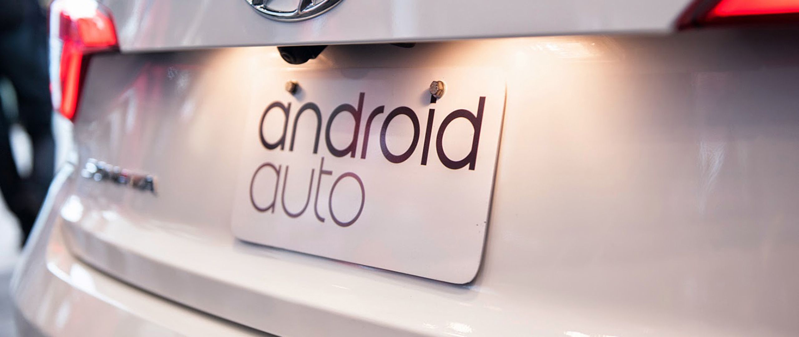 Die Benutzeroberfläche von Android Auto ist bewusst minimalistisch gehalten