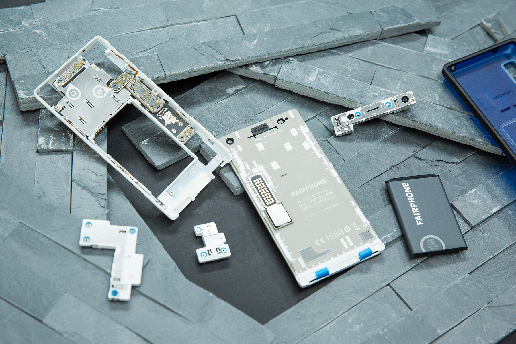 Auseinandergenommen: das Fairphone 2