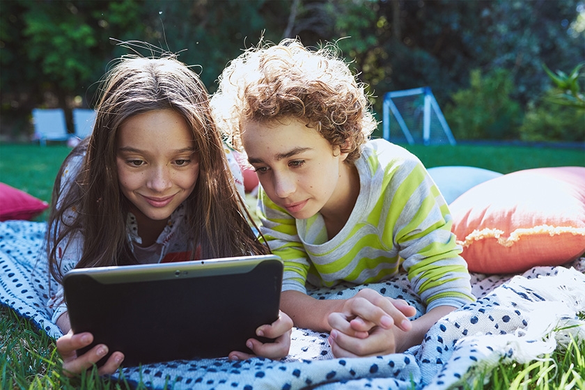 WLAN für unterwegs: Im Park Filme schauen